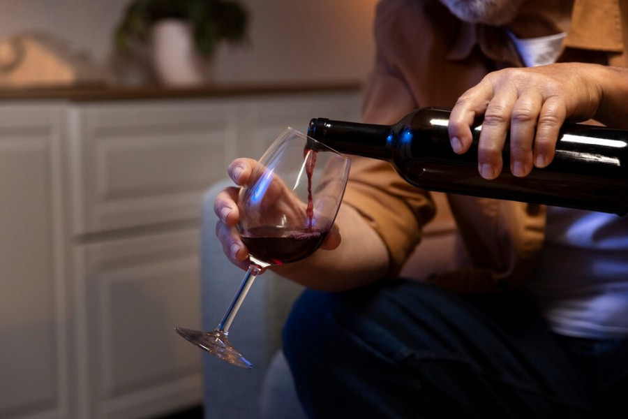 Esa copa de vino antes de dormir está saboteando tu salud