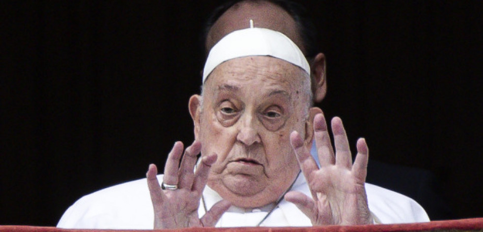 El Papa imparte la bendición 'Urbi et Orbi' y desea 