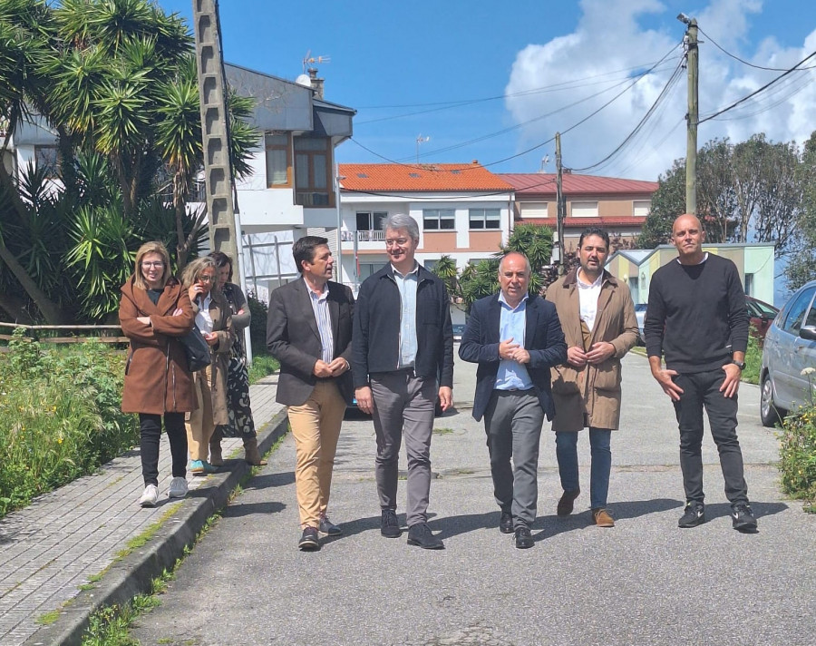 La Diputación invertirá 720.000 euros en humanizar tres rúas en el barrio de Sineiro