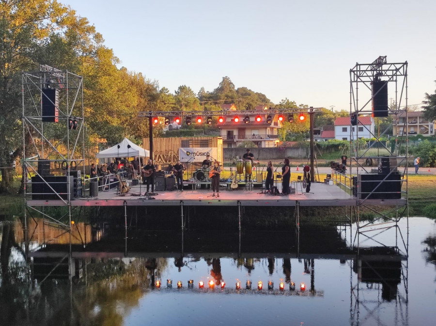 Las Festas de San Roque tendrán de nuevo, “sí o sí”, el escenario acuático sobre el río Umia
