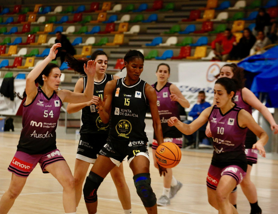 El Maristas Antón Cortegada se juega entrar en la fase esta tarde en el derbi contra Maristas Coruña