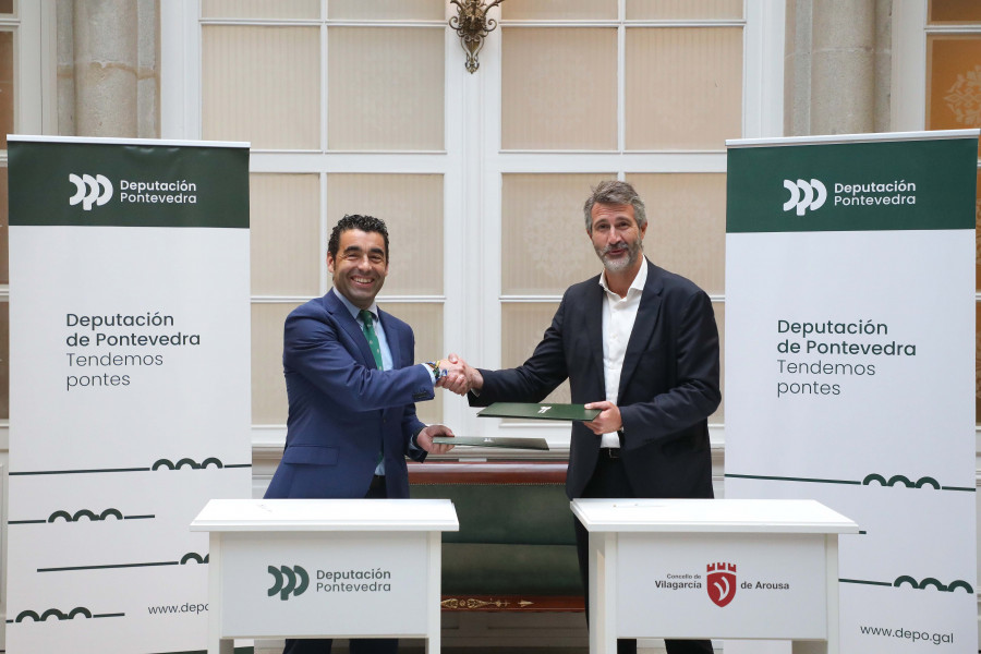 La Diputación inicia en Vilagarcía los proyectos del Plan Extra y dota a la piscina de 1,1 millones