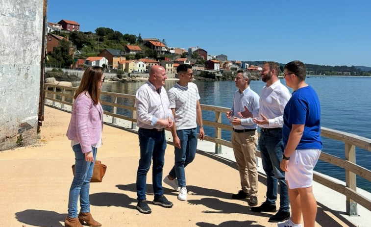 Los populares critican la gestión del Concello y de Costas ante los vertidos en A Ribeiriña
