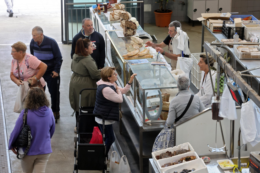 Las compras en la Plaza de Vilagarcía llegarán a los domicilios a través de Caylu