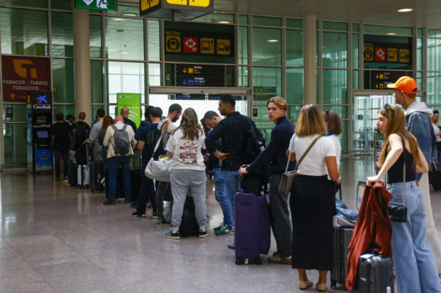 Iberia cancela 23 de sus 247 vuelos programados y da la opción de cambiar billetes para otro momento