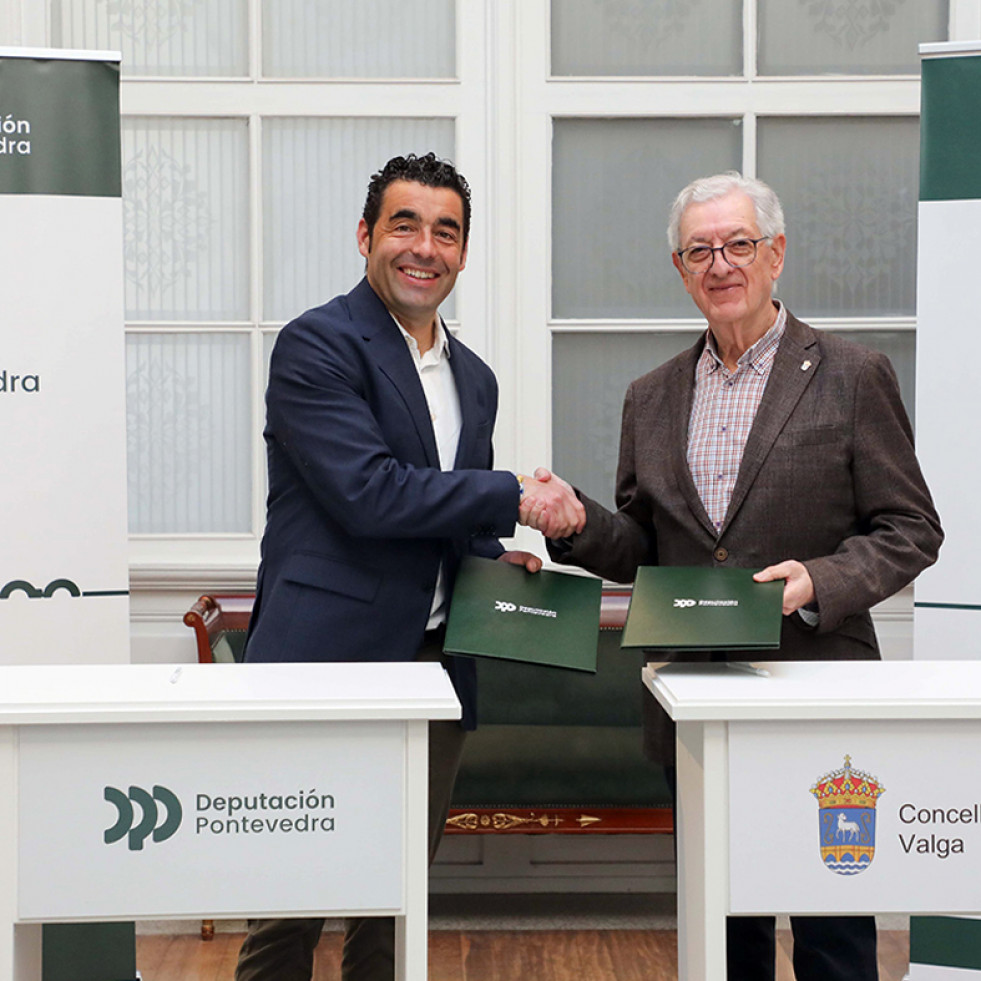 Diputación y Concello de Valga firman un convenio para invertir casi un millón de euros en Porto Piñeiro