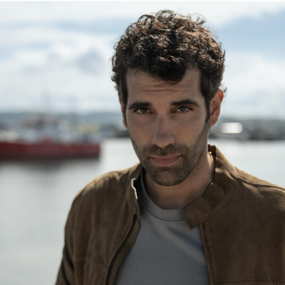 Tamar Novas en la Ría de Arousa: ¿primer adelanto de la nueva temporada de Clanes?