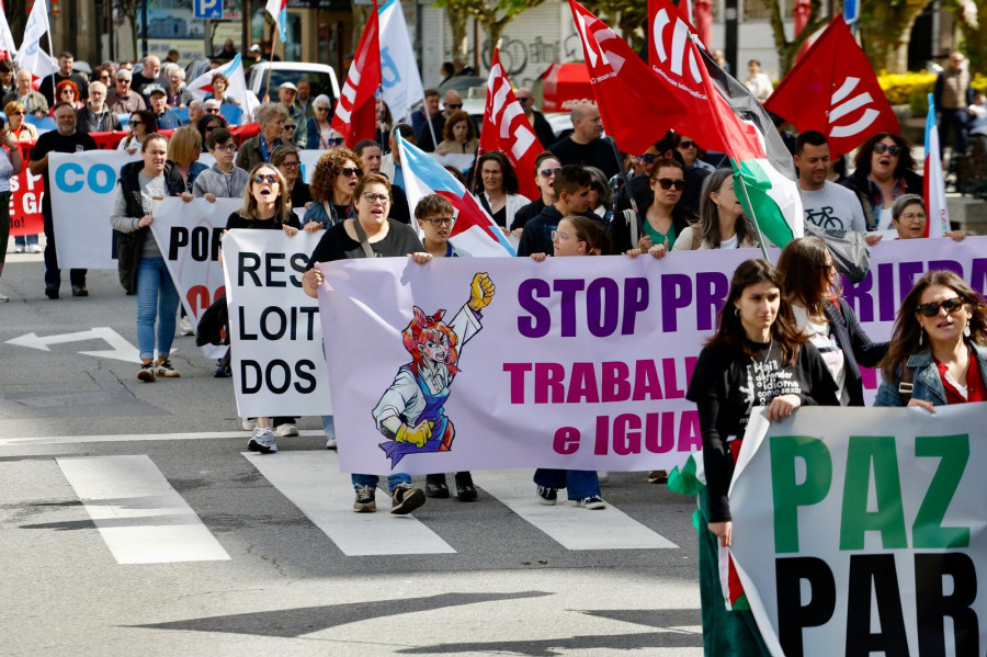 Las demandas de Correos, la conserva y las residencias centran el Primero de Mayo en Vilagarcía