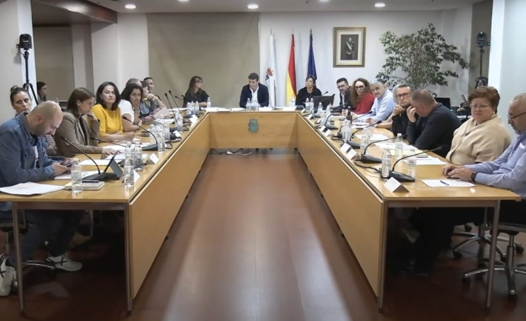 Las trabajadoras del SAF reclaman en el Pleno la mejora de sus condiciones salariales