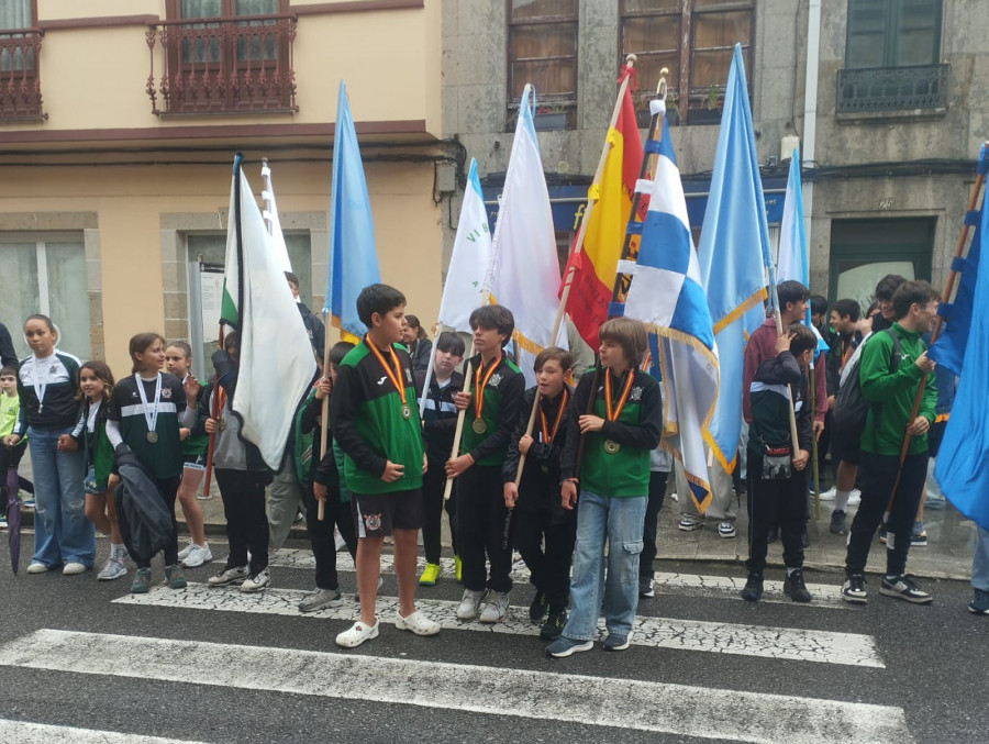 A Pobra reconoce los éxitos del Club de Remo, que conquistó dos medallas en el nacional