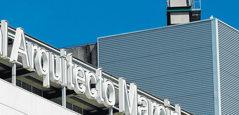 Tres hospitalizados en Ferrol tras un incendio iniciado en una manta eléctrica