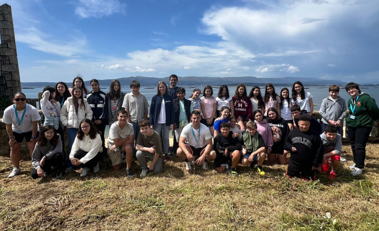 La Xunta visita el campamento de As Sinas en el inicio de los Campas 360