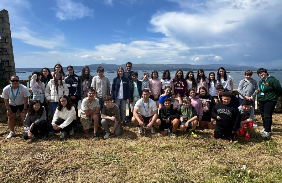 La Xunta visita el campamento de As Sinas en el inicio de los Campas 360