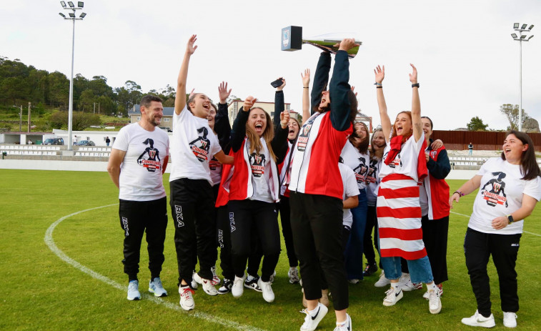 El Céltiga recibió el trofeo de campeonas de liga