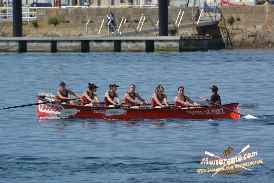 Cabo de Cruz triunfa en la Regata Liga Norte de Trainerillas de A Pobra