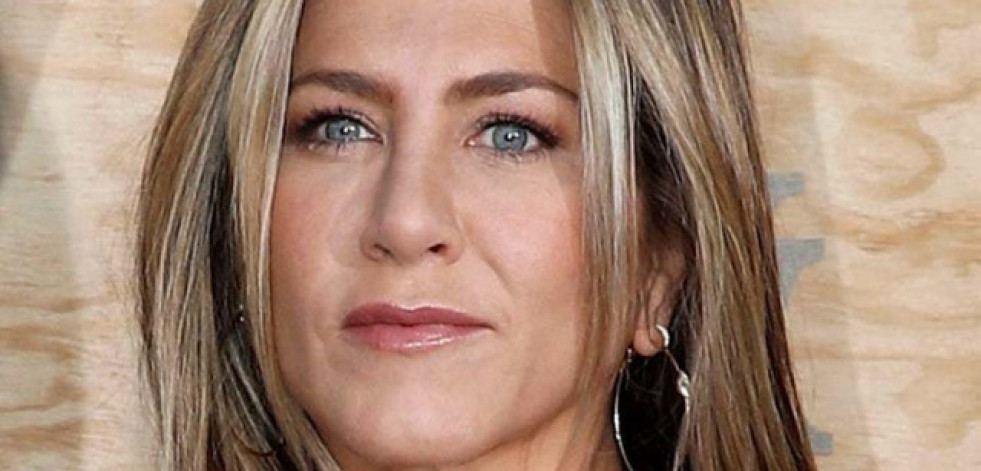 Detienen a un hombre tras atravesar con su coche la puerta de una casa de Jennifer Aniston