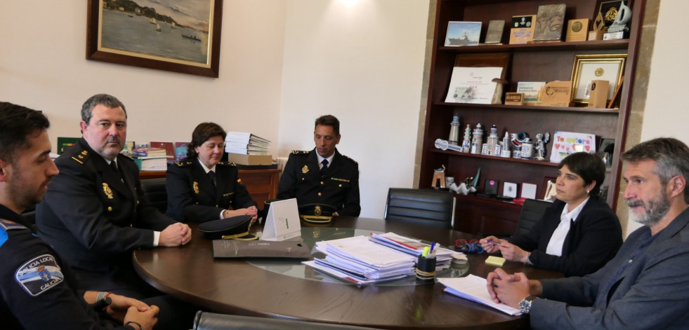 El nuevo jefe de la Policía Nacional se reúne con el gobierno local