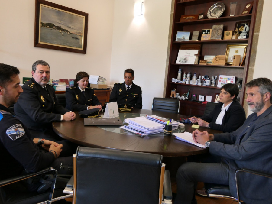 El nuevo jefe de la Policía Nacional se reúne con el gobierno local