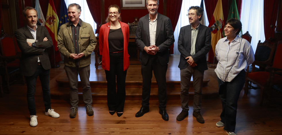 Vilagarcía cierra un “día histórico” al eliminar el callejero franquista, con la abstención del PP