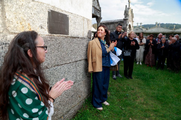 Placa cementerio Meis