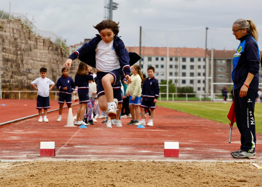 El Mazí organiza unas jornadas de atletismo en pista para colegios