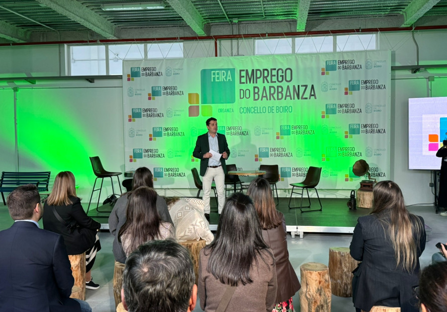 La IA y la economía circular fueron los temas de arranque en la Feria de Emprego do Barbanza en Boiro