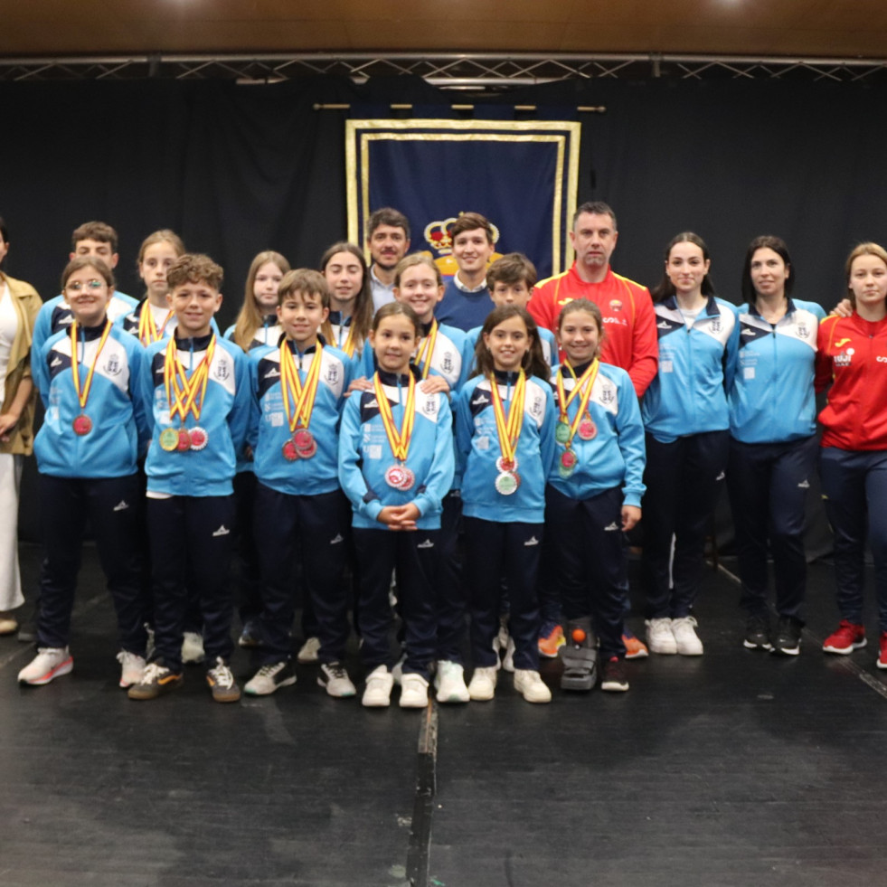 Ribeira rinde homenaje a sus deportistas del Kenpo Barbanza