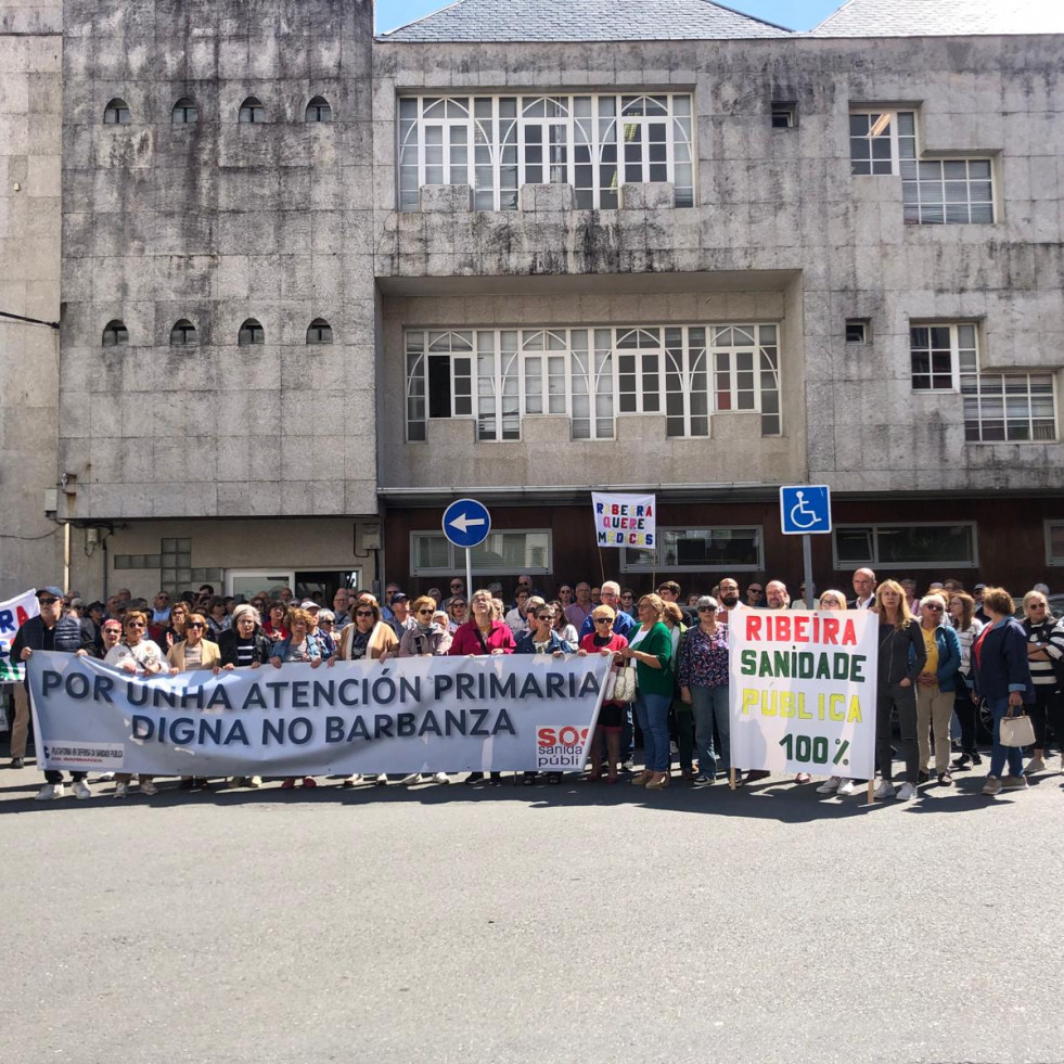 Los médicos residentes de Ribeira podrían dejar un nuevo vacío en sanidad pública