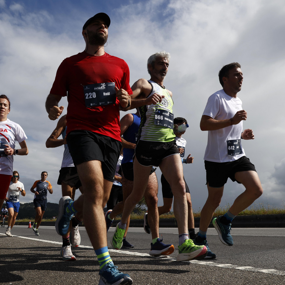 A Media Maratón “Entre Rías” reúne a 2.500 corredores