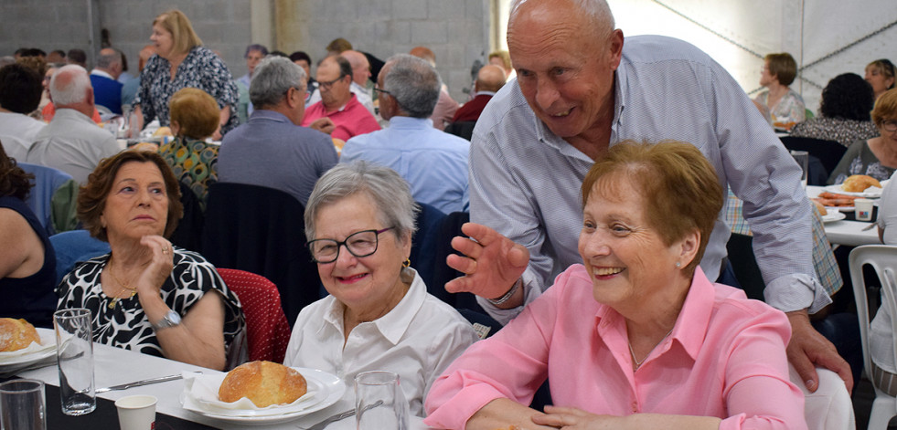 El bailar no tiene edad: Valga celebra a sus mayores