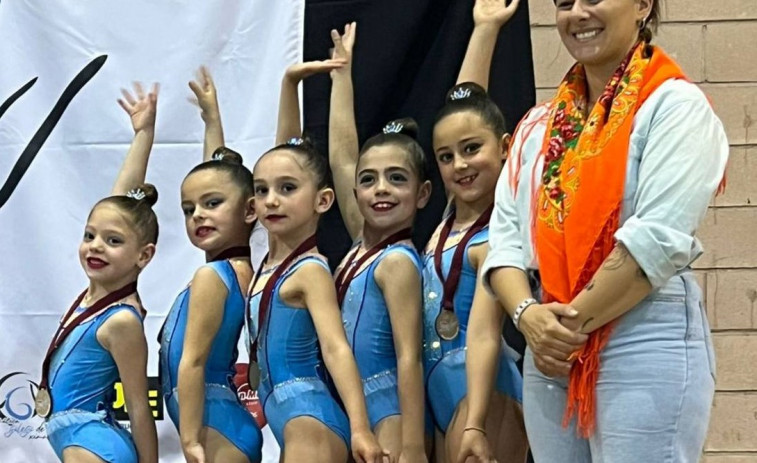 El Pabellón de A Senra se convierte en capital de la gimnasia rítmica arousana