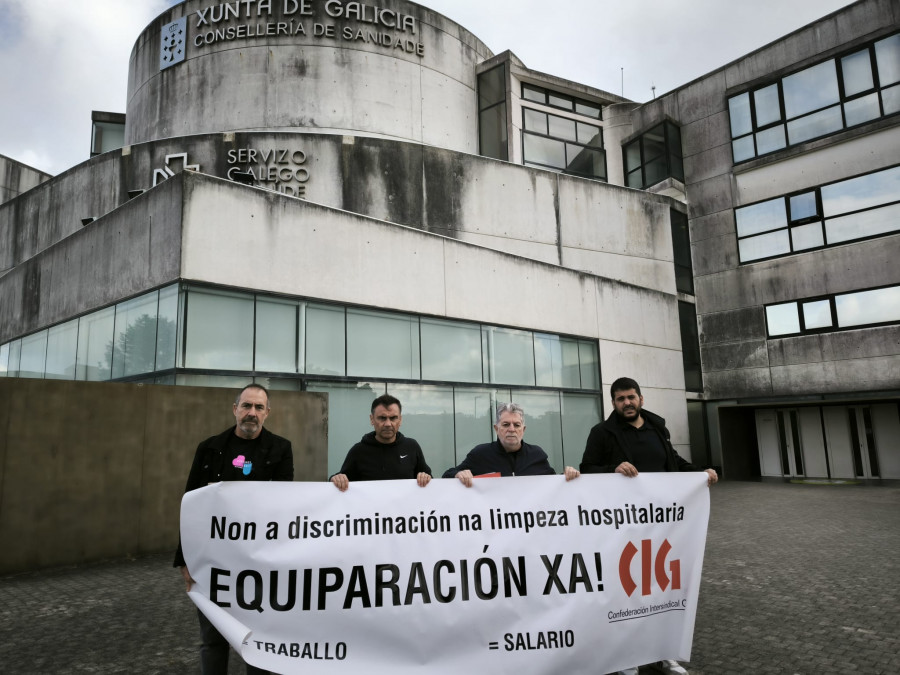 La limpieza del Hospital de O Barbanza pide equiparar sus condiciones frente al Sergas