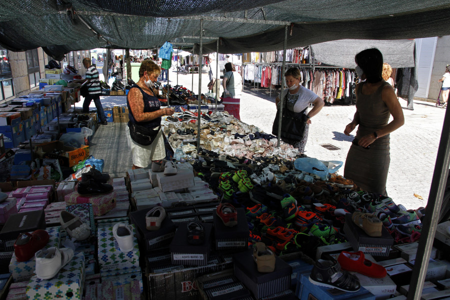 Cambados actualiza el censo del mercadillo y busca adjudicar nuevos puestos antes de agosto