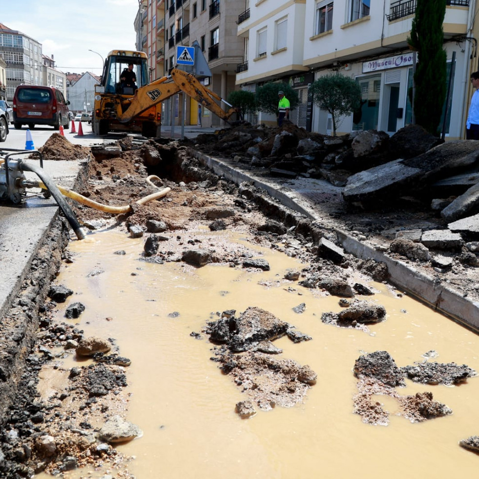 Una nueva avería en As Carolinas deja sin agua a parte de Vilagarcía
