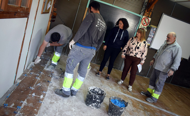 Alumnado del Obradoiro de Emprego acondiciona la Casa dos Mestres y la Escola Taller