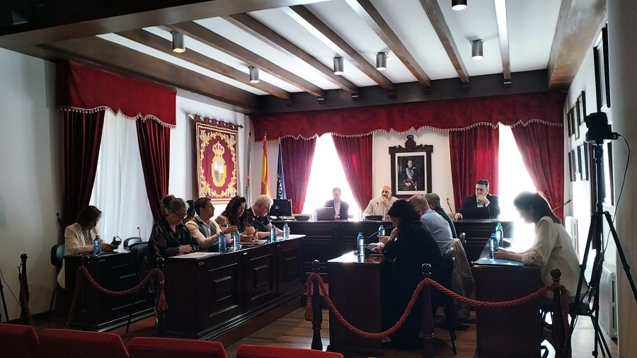 A Pobra aprueba los presupuestos de 2025 por casi 11 millones de euros en un Pleno extraordinario