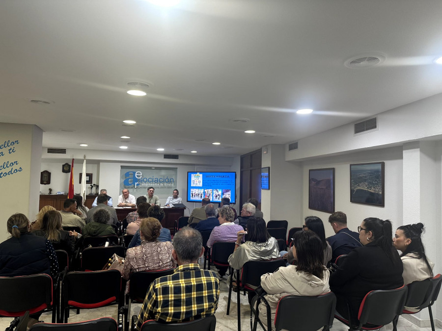 Los Empresarios de Ribeira reeligen a su presidente en una asamblea que reclama la actuación del Concello