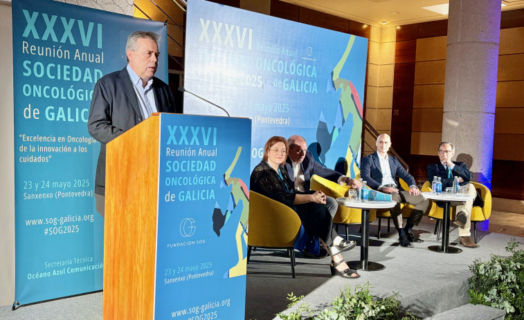 El conselleiro de Sanidade pone en valor los tratamientos contra el cáncer en Galicia en la reunión de la SOG en Sanxenxo