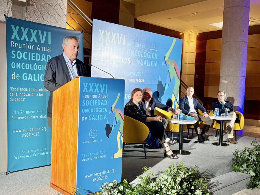 El conselleiro de Sanidade pone en valor los tratamientos contra el cáncer en Galicia en la reunión de la SOG en Sanxenxo