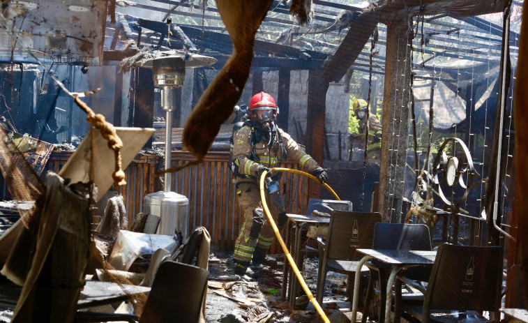 Un incendio calcina gran parte de las instalaciones de La Huerta de Manolo