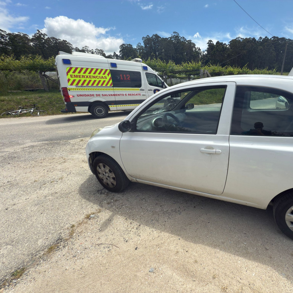 Un ciclista herido en Cambados y varios motoristas en Vilanova y Meis