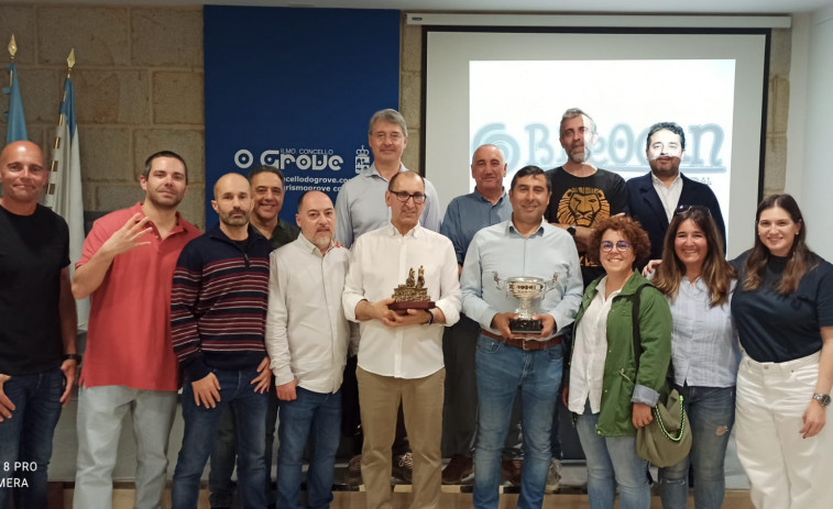 El Concello de O Grove recibe a los miembros del Xadrez Breogán