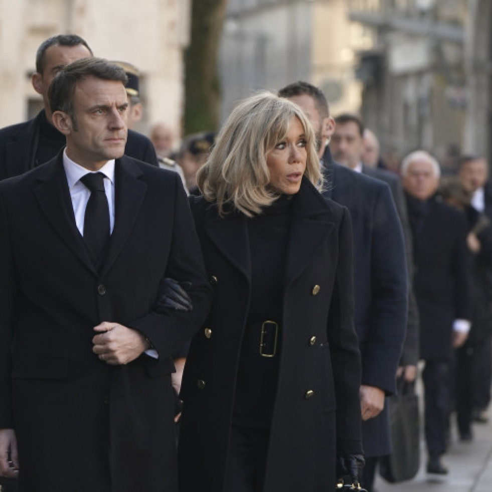 La imagen más viral de Macron: ¿broma o bofetada?