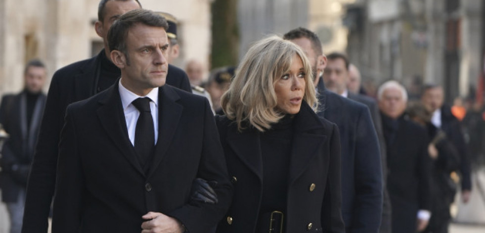 La imagen más viral de Macron: ¿broma o bofetada?