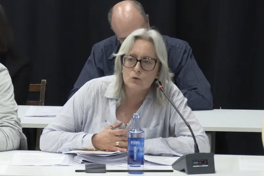 Ribeira aprueba un Plan Económico Financiero forzado por la legislación