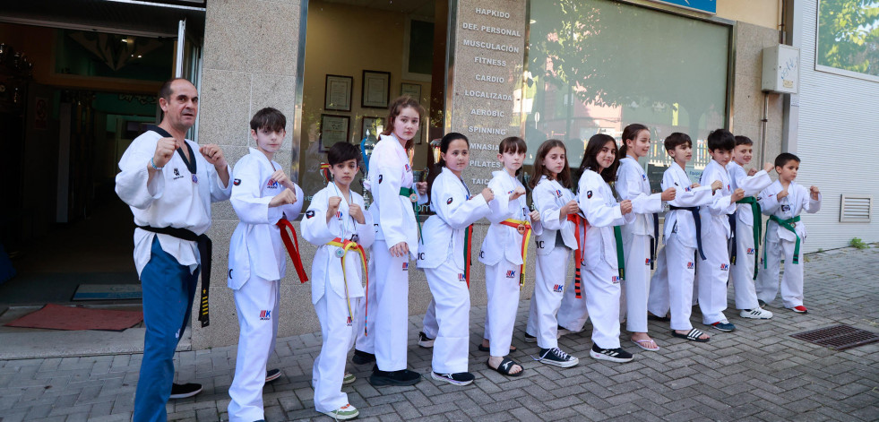 El Club Olimpic celebra sus éxitos en el Campeonato Escolar