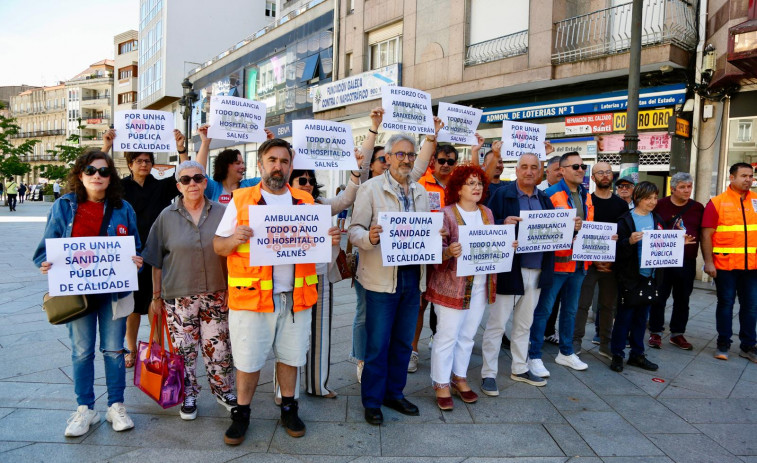 El BNG recoge firmas para exigir una ambulancia medicalizada permanente