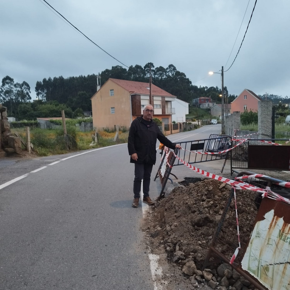 Una nueva rotura de la tubería provoca, de nuevo, un corte de agua en la zona de Meloxo