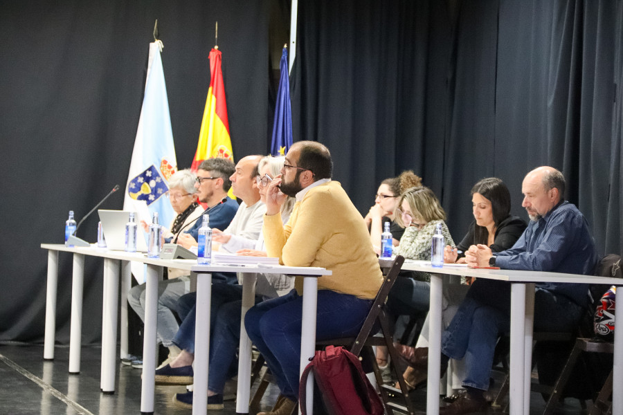 El Pleno exige a la Xunta aclarar la supresión de la residencia en Saíñas