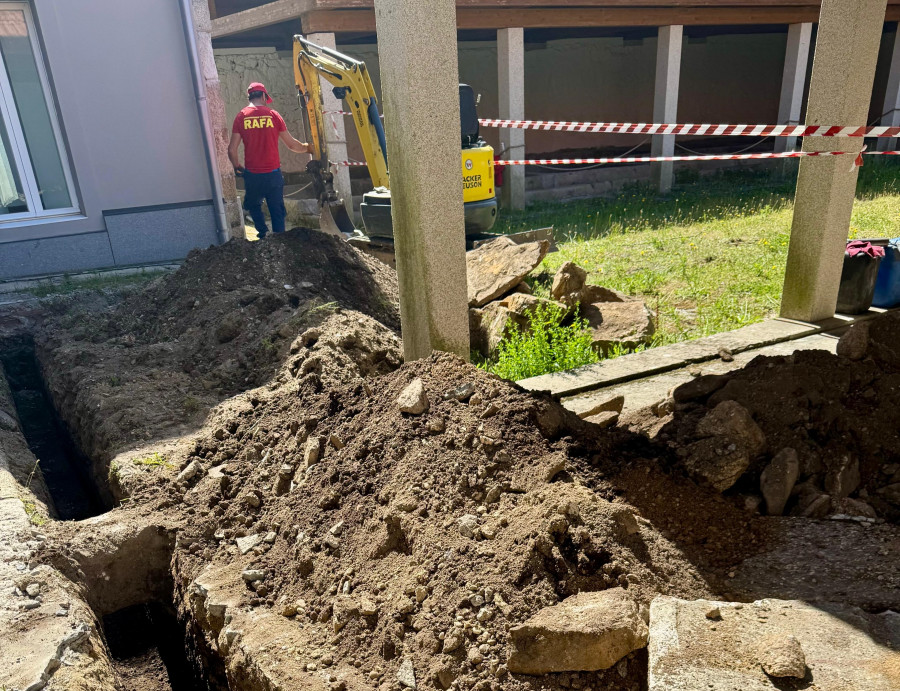Comienzan las obras para dotar de climatización por geotermia a las casas modernistas de A Illa
